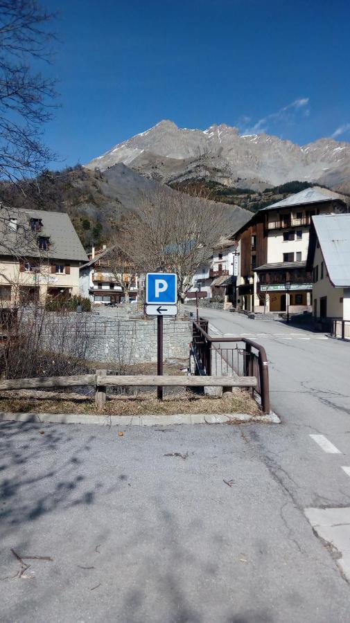 Auberge Roche Grande Entraunes Kültér fotó
