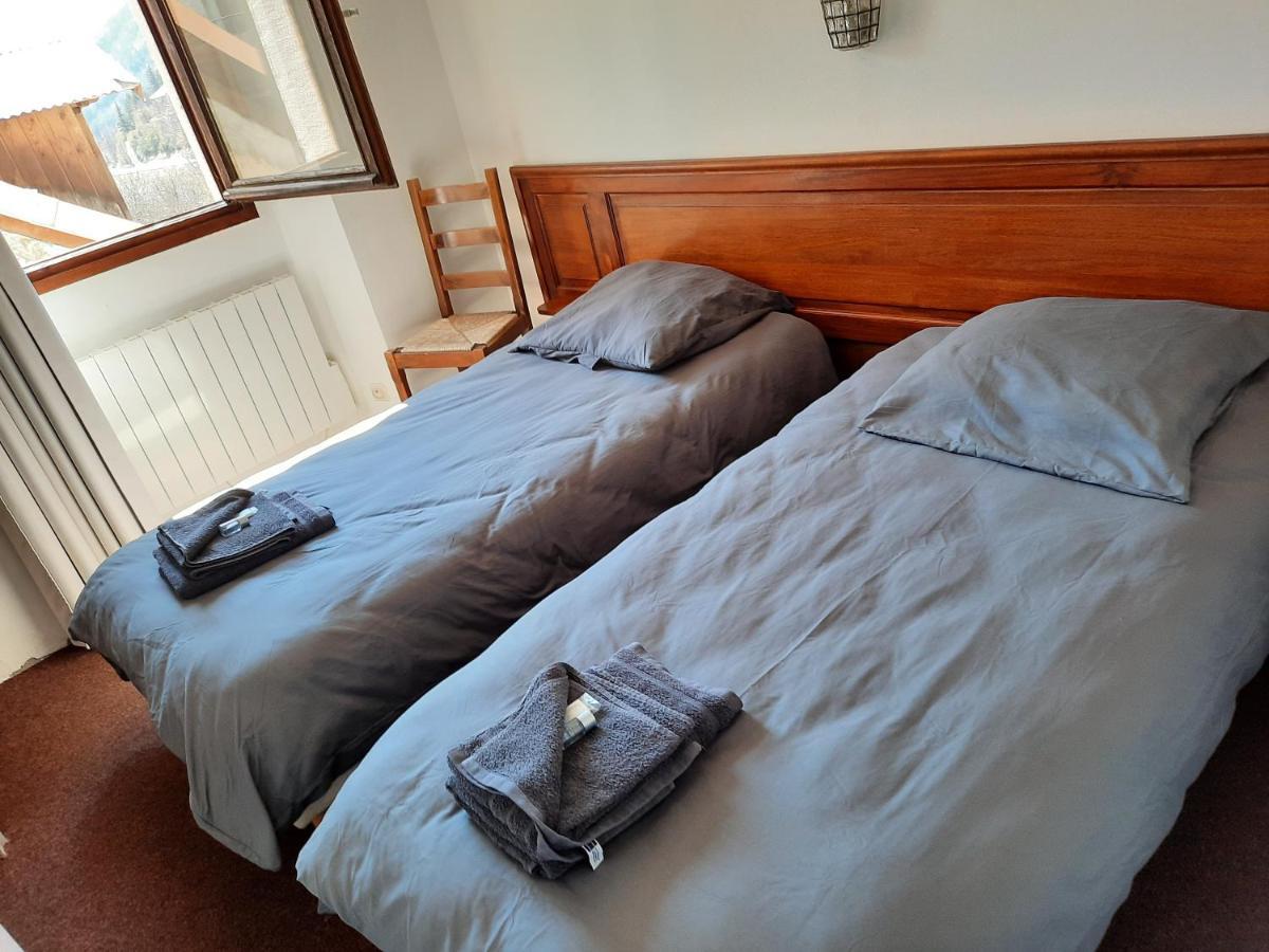 Auberge Roche Grande Entraunes Kültér fotó